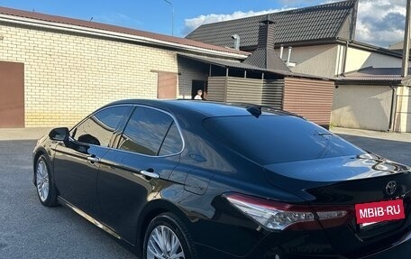 Toyota Camry, 2019 год, 2 590 000 рублей, 3 фотография