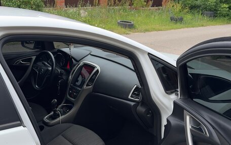 Opel Astra J, 2011 год, 620 000 рублей, 11 фотография