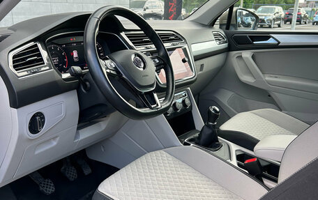 Volkswagen Tiguan II, 2018 год, 2 130 000 рублей, 10 фотография