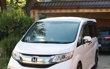 Honda Stepwgn IV, 2015 год, 1 778 000 рублей, 2 фотография