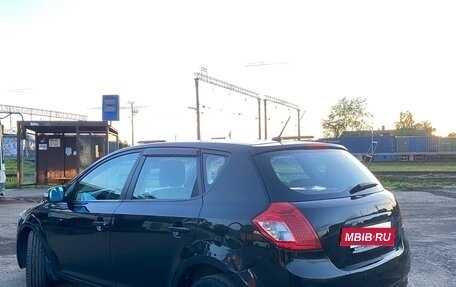 KIA cee'd I рестайлинг, 2010 год, 650 000 рублей, 2 фотография