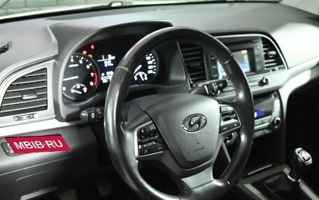 Hyundai Elantra VI рестайлинг, 2017 год, 1 450 000 рублей, 10 фотография