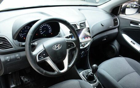 Hyundai Solaris II рестайлинг, 2011 год, 625 000 рублей, 9 фотография