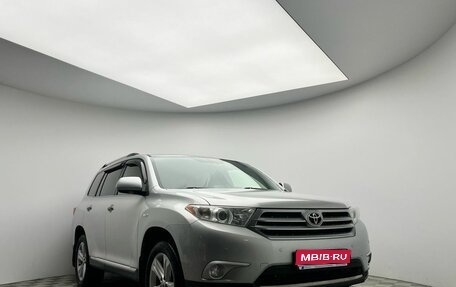 Toyota Highlander III, 2012 год, 1 951 000 рублей, 1 фотография