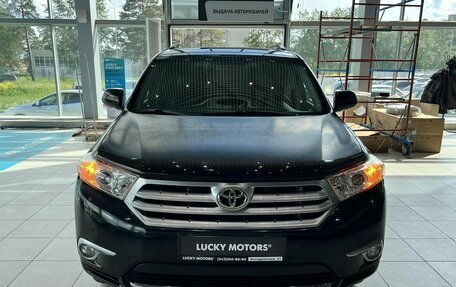 Toyota Highlander III, 2013 год, 2 595 000 рублей, 2 фотография