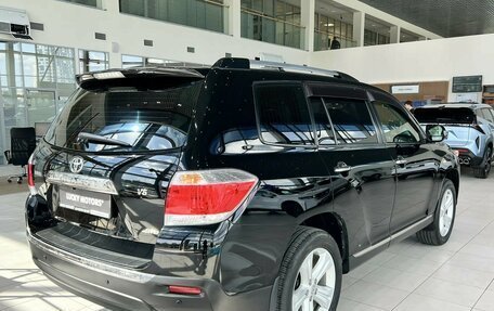 Toyota Highlander III, 2013 год, 2 595 000 рублей, 6 фотография