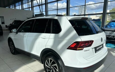 Volkswagen Tiguan II, 2018 год, 2 195 000 рублей, 4 фотография