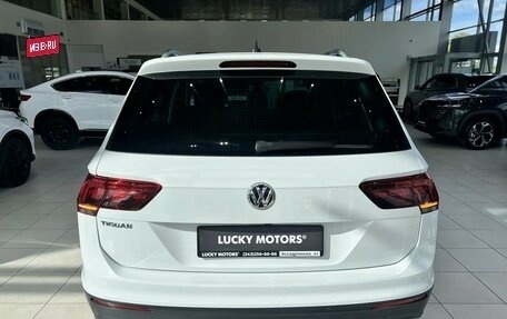 Volkswagen Tiguan II, 2018 год, 2 195 000 рублей, 5 фотография