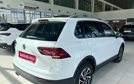 Volkswagen Tiguan II, 2018 год, 2 195 000 рублей, 6 фотография