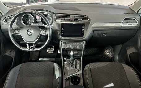 Volkswagen Tiguan II, 2018 год, 2 195 000 рублей, 15 фотография