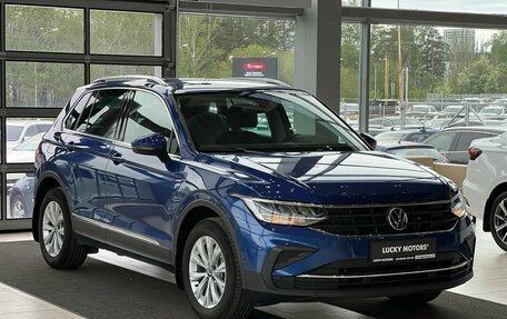 Volkswagen Tiguan II, 2021 год, 3 395 000 рублей, 1 фотография