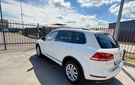 Volkswagen Touareg III, 2011 год, 2 050 000 рублей, 11 фотография