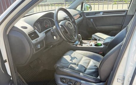 Volkswagen Touareg III, 2011 год, 2 050 000 рублей, 13 фотография