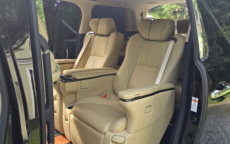 Toyota Alphard III, 2021 год, 8 000 000 рублей, 13 фотография