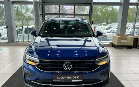 Volkswagen Tiguan II, 2021 год, 3 395 000 рублей, 2 фотография