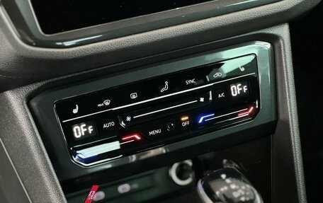 Volkswagen Tiguan II, 2021 год, 3 395 000 рублей, 20 фотография