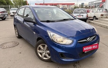 Hyundai Solaris II рестайлинг, 2012 год, 550 000 рублей, 2 фотография