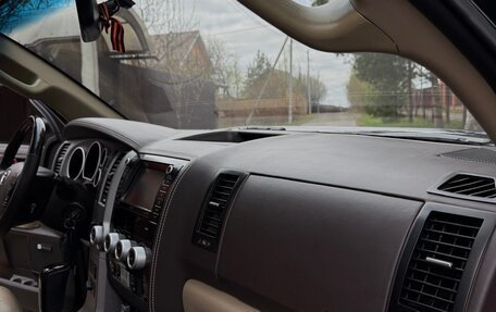 Toyota Sequoia II рестайлинг, 2010 год, 4 700 000 рублей, 9 фотография