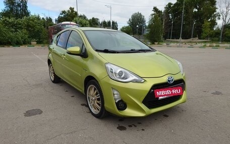 Toyota Prius c I, 2015 год, 1 510 000 рублей, 3 фотография