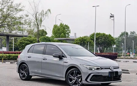 Volkswagen Golf VIII, 2023 год, 2 000 000 рублей, 3 фотография