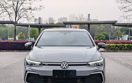 Volkswagen Golf VIII, 2023 год, 2 000 000 рублей, 2 фотография