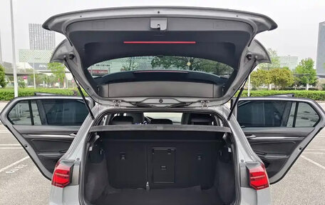 Volkswagen Golf VIII, 2023 год, 2 000 000 рублей, 6 фотография
