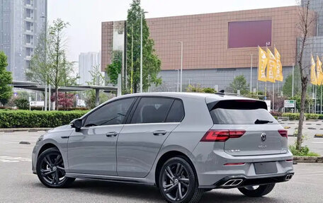 Volkswagen Golf VIII, 2023 год, 2 000 000 рублей, 7 фотография