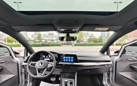 Volkswagen Golf VIII, 2023 год, 2 000 000 рублей, 9 фотография