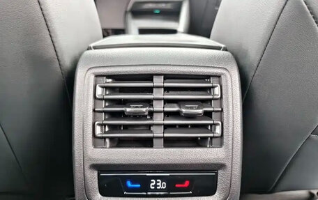 Volkswagen Golf VIII, 2023 год, 2 000 000 рублей, 18 фотография