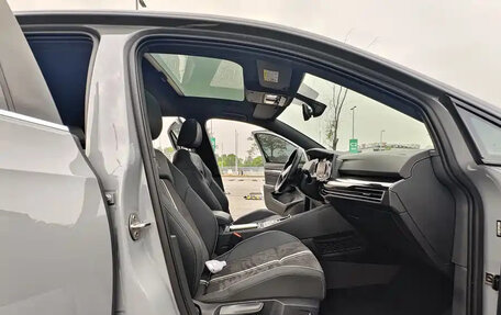 Volkswagen Golf VIII, 2023 год, 2 000 000 рублей, 16 фотография