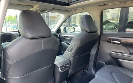 Toyota Highlander, 2026 год, 5 650 000 рублей, 22 фотография