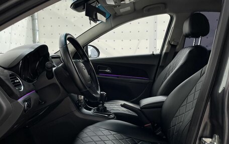 Chevrolet Cruze II, 2010 год, 905 000 рублей, 10 фотография