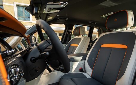 Rolls-Royce Cullinan, 2025 год, 65 700 000 рублей, 25 фотография