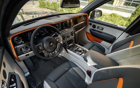 Rolls-Royce Cullinan, 2025 год, 65 700 000 рублей, 24 фотография
