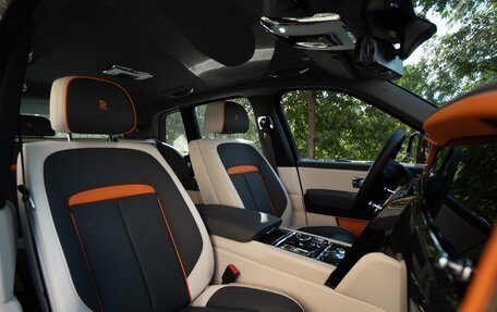 Rolls-Royce Cullinan, 2025 год, 65 700 000 рублей, 27 фотография