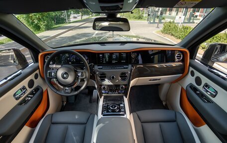 Rolls-Royce Cullinan, 2025 год, 65 700 000 рублей, 28 фотография