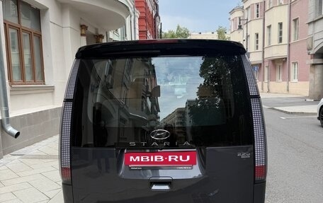 Hyundai Staria, 2022 год, 3 900 000 рублей, 2 фотография