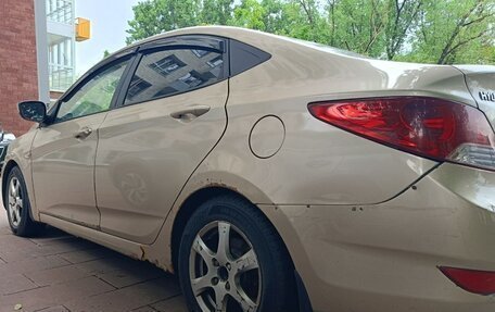 Hyundai Solaris II рестайлинг, 2011 год, 620 000 рублей, 3 фотография