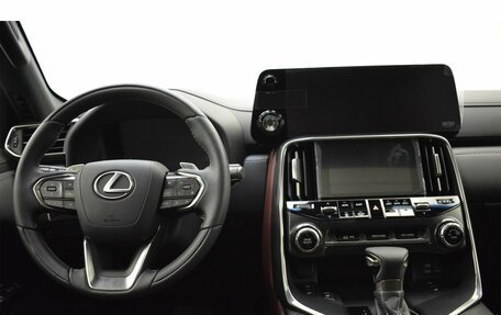 Lexus LX, 2024 год, 19 990 000 рублей, 15 фотография