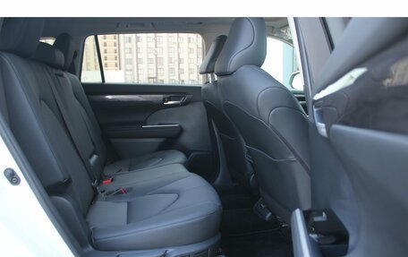 Toyota Highlander, 2025 год, 5 690 000 рублей, 17 фотография