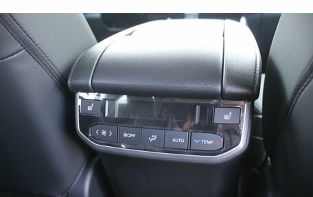 Toyota Highlander, 2025 год, 5 690 000 рублей, 21 фотография
