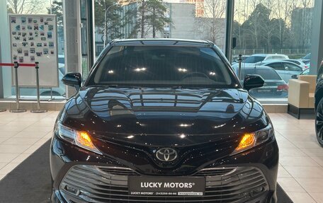 Toyota Camry, 2018 год, 2 395 000 рублей, 2 фотография