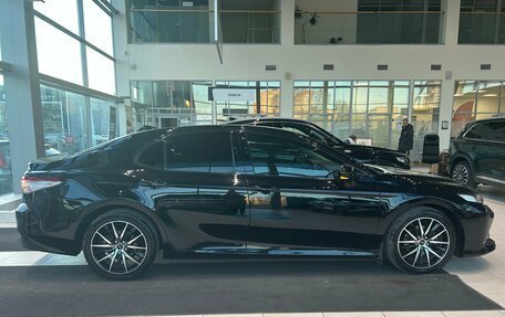 Toyota Camry, 2018 год, 2 395 000 рублей, 7 фотография