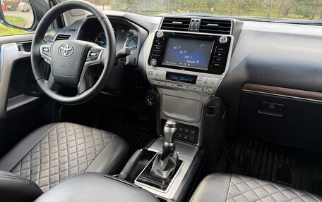 Toyota Land Cruiser Prado 150 рестайлинг 2, 2019 год, 4 300 000 рублей, 14 фотография
