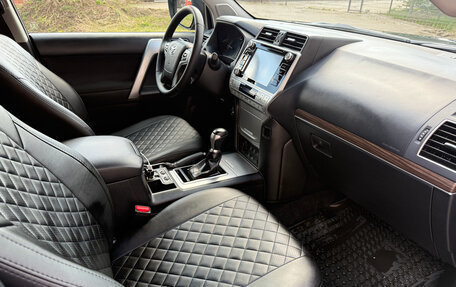 Toyota Land Cruiser Prado 150 рестайлинг 2, 2019 год, 4 300 000 рублей, 12 фотография