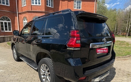 Toyota Land Cruiser Prado 150 рестайлинг 2, 2019 год, 4 300 000 рублей, 7 фотография