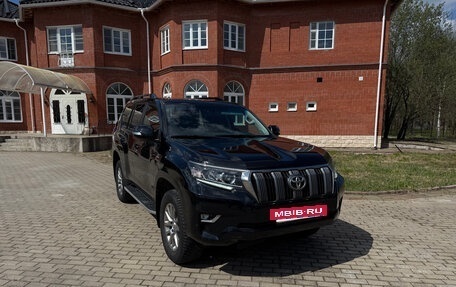 Toyota Land Cruiser Prado 150 рестайлинг 2, 2019 год, 4 300 000 рублей, 4 фотография