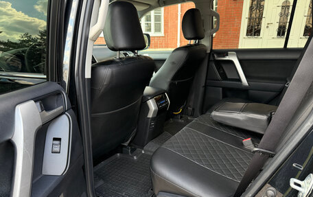 Toyota Land Cruiser Prado 150 рестайлинг 2, 2019 год, 4 300 000 рублей, 18 фотография