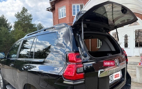 Toyota Land Cruiser Prado 150 рестайлинг 2, 2019 год, 4 300 000 рублей, 25 фотография