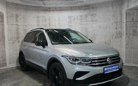 Volkswagen Tiguan II, 2021 год, 3 420 000 рублей, 3 фотография